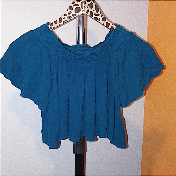 KIMCHI BLUE UO | off the shoulder smocked crop top - Picture 8 of 8